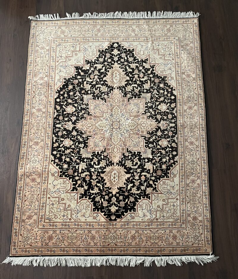 Persian Tabriz Rug سجادة فارسيه تبريز