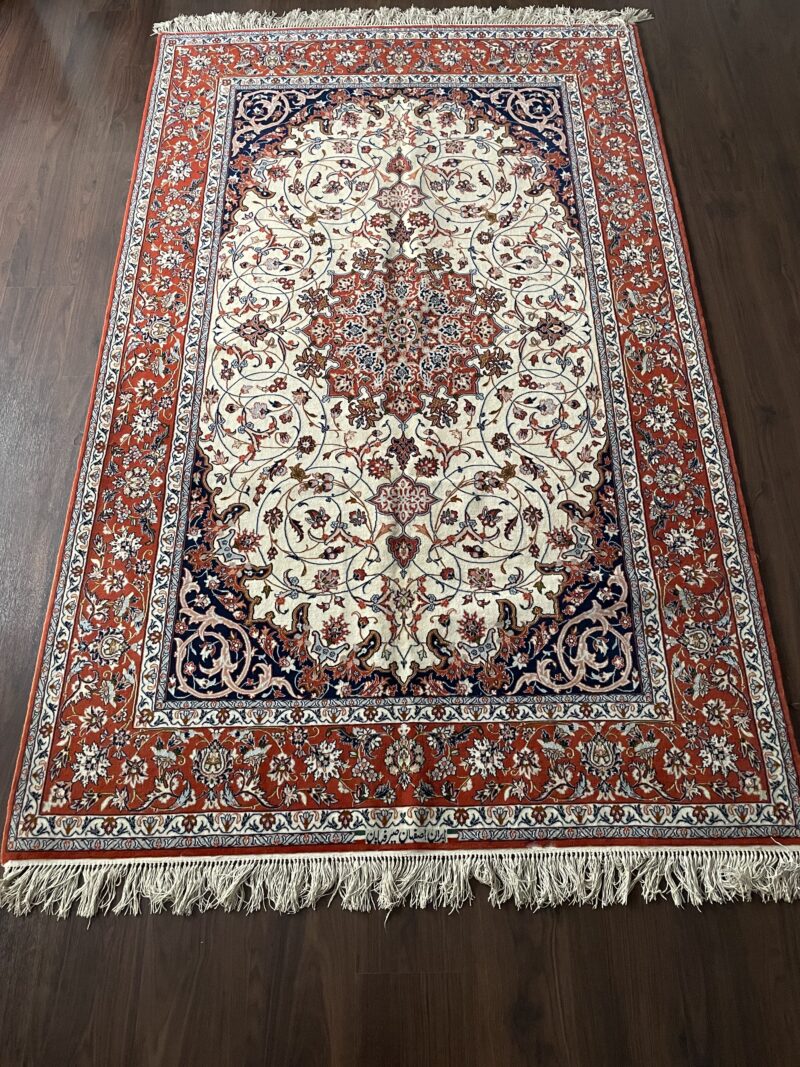 Persian Isfahan rug سجادة  فارسيه أصفهان