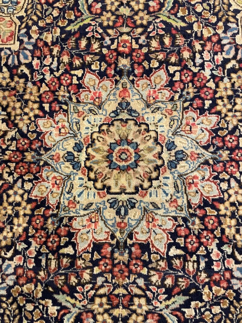 2X2 Kerman Persian Rug  سجادة كرمان فارسيه مربعه - Image 3