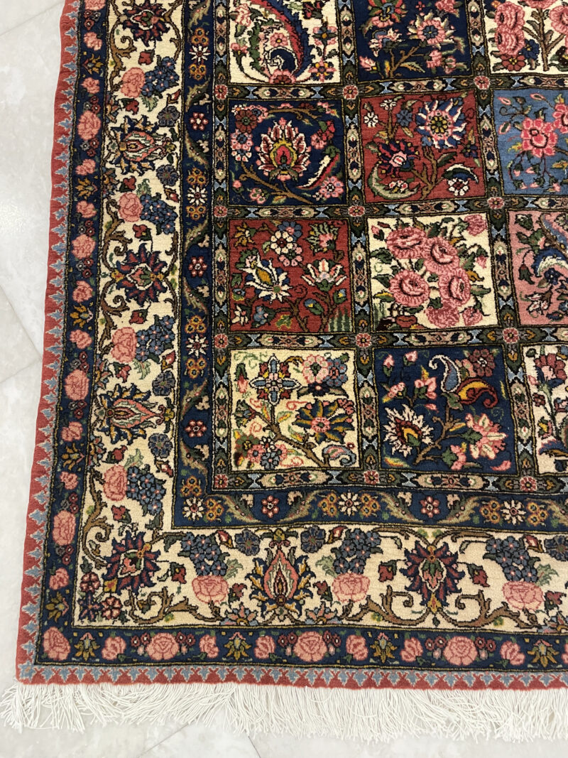 202X207 Persian Bakhtiari Rug سجاد فارسي بختياري - Image 2